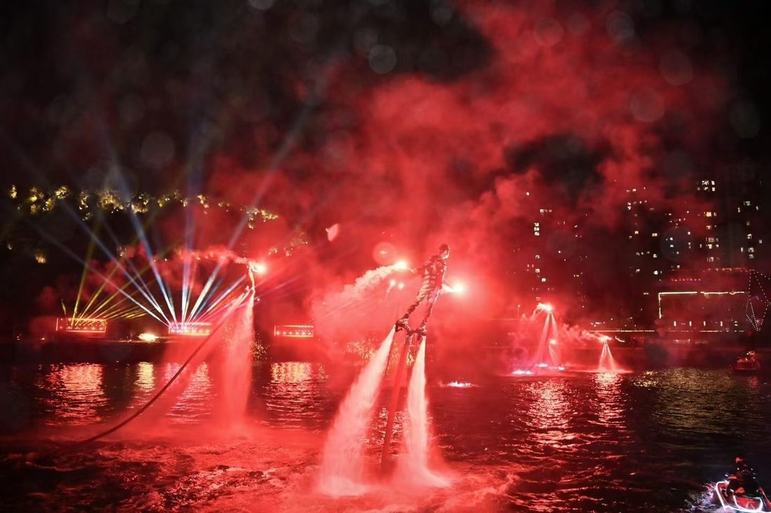 夜场火焰之光